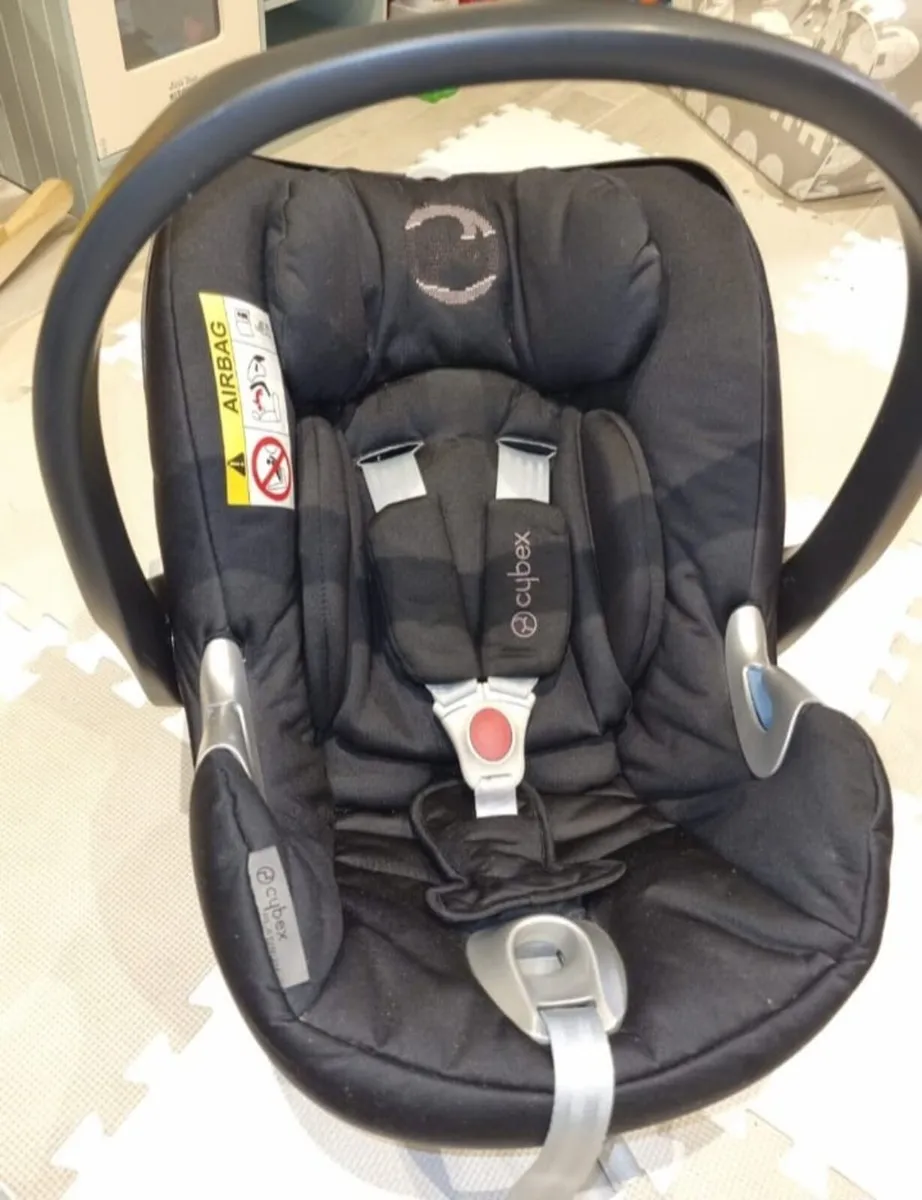Cybex Aton size Q black car seat - Image 3