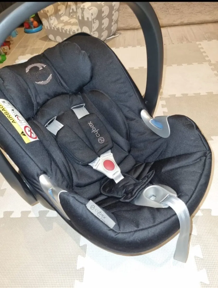 Cybex Aton size Q black car seat - Image 4