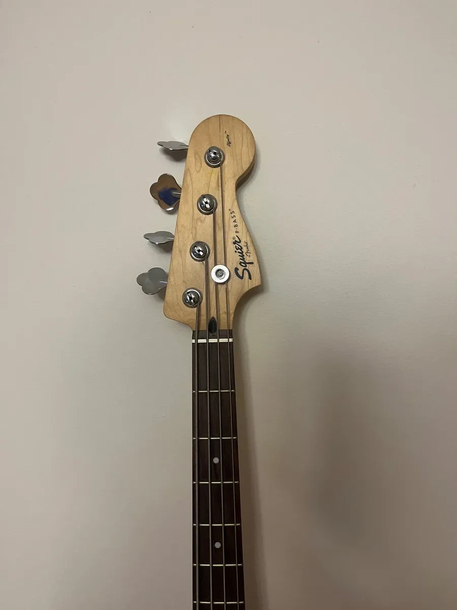 Fender Squire Bass - Image 4