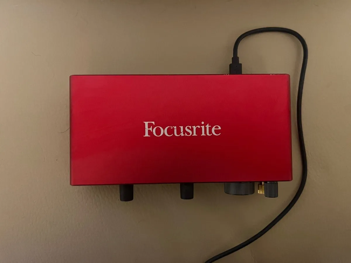 Focusrite Scarlett 2i2 - Image 2