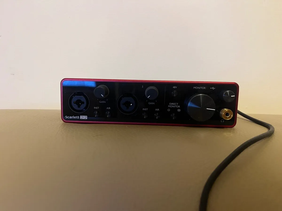 Focusrite Scarlett 2i2 - Image 3