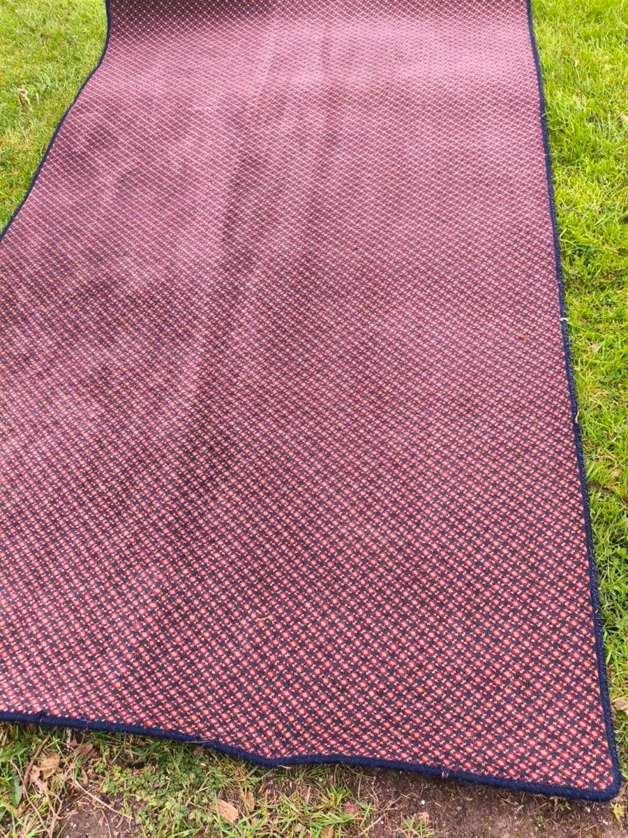 Beautiful spotless rug,25 Euro - Image 2