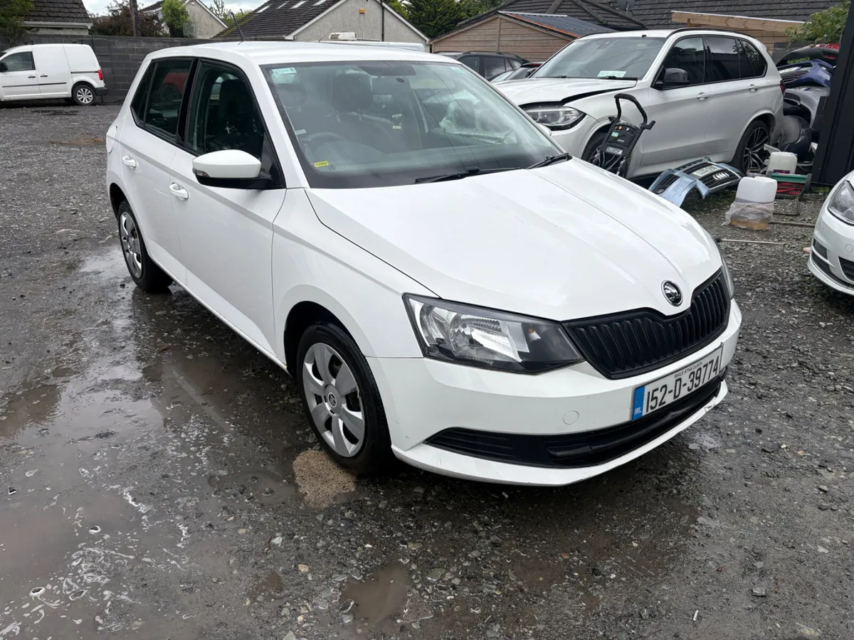 2015 Skoda Fabia 1.0 Petrol drive away - Image 1