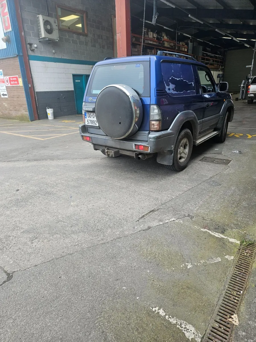 Toyota  landcruiser  00 - Image 1