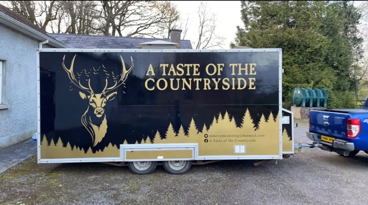 Catering trailer - Image 1