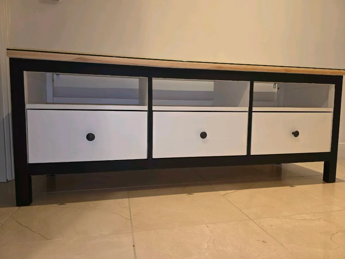 Wooden Tv unit with glass top - Image 3
