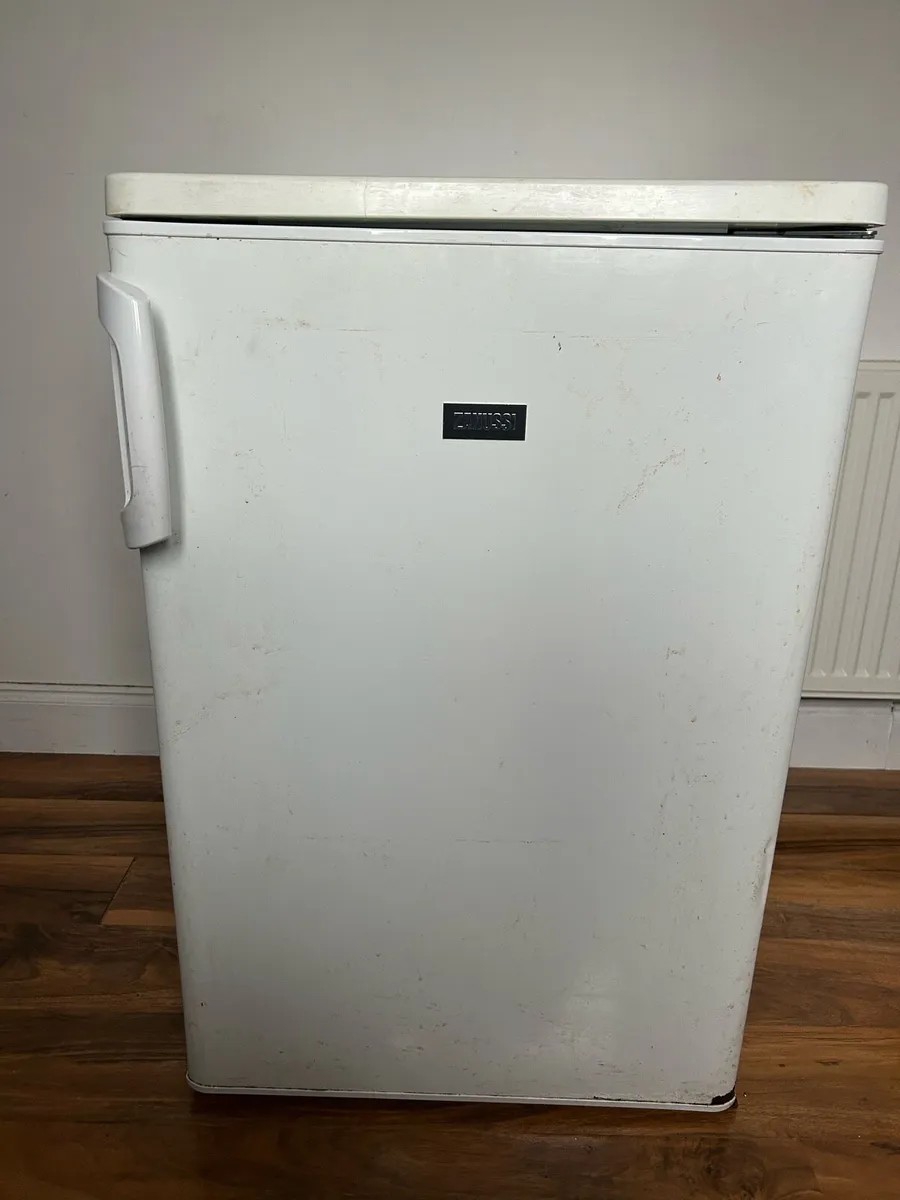 Fridge small under counter Zanussi - Image 1