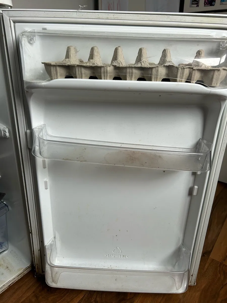 Fridge small under counter Zanussi - Image 2