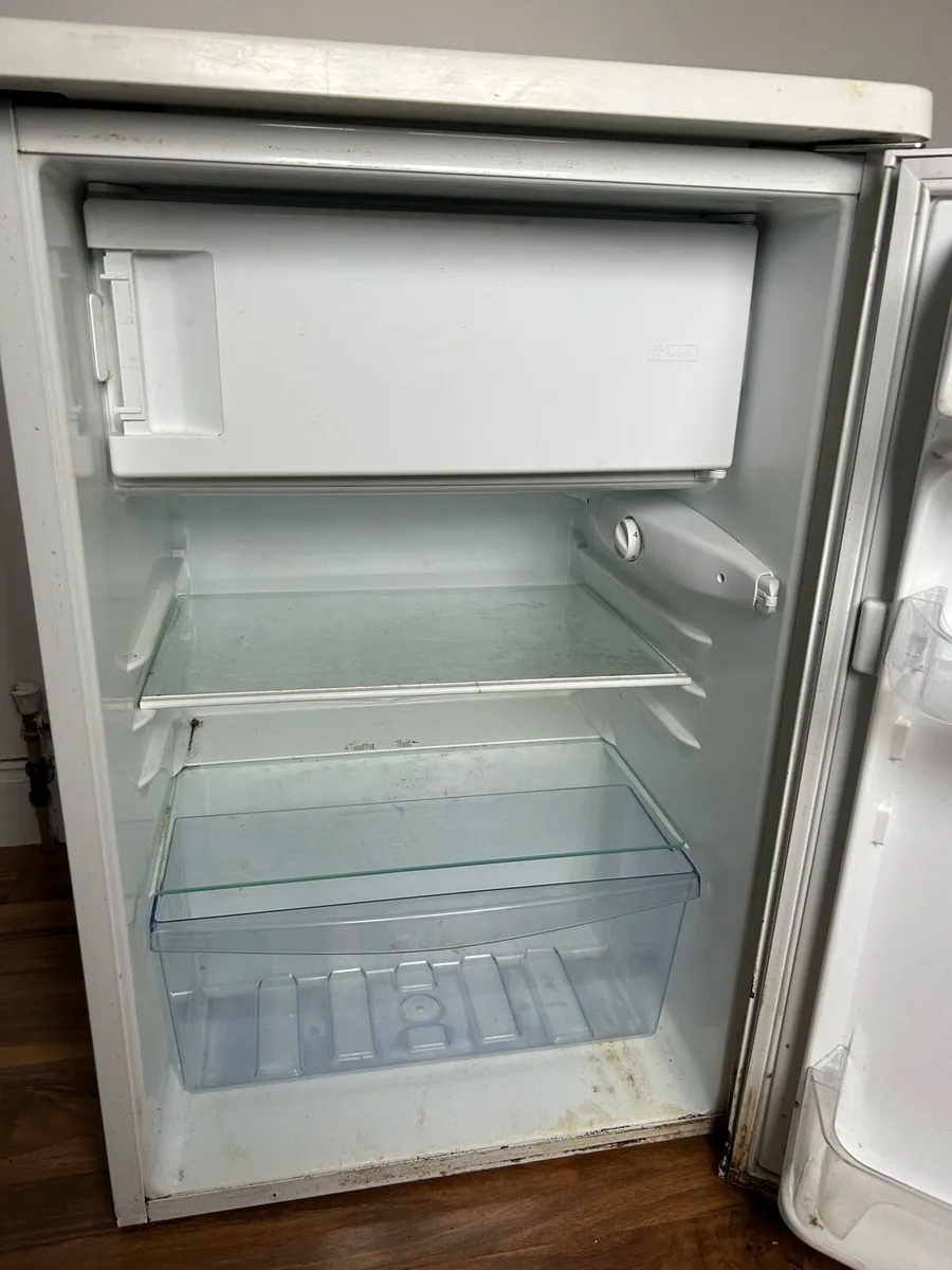 Fridge small under counter Zanussi - Image 3