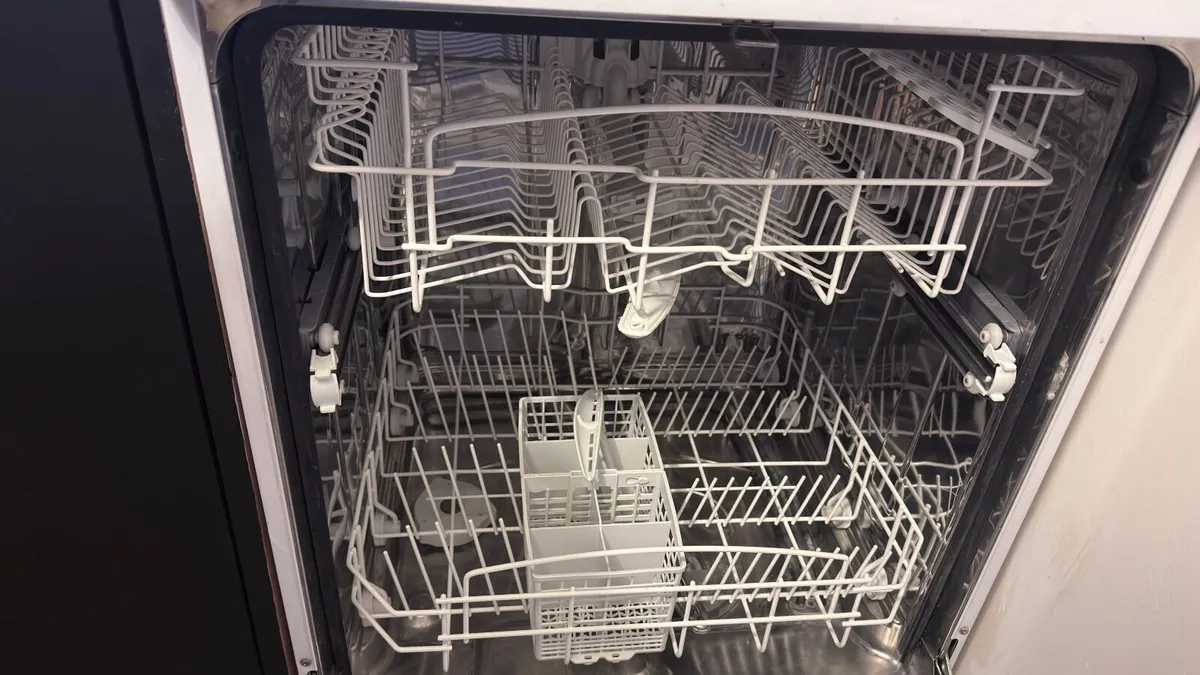 Fridge+Dishwasher(very good,clean condition) - Image 4