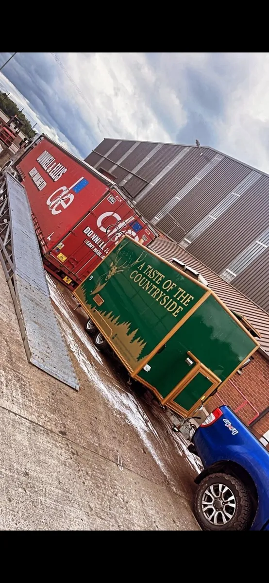 Catering trailer - Image 4