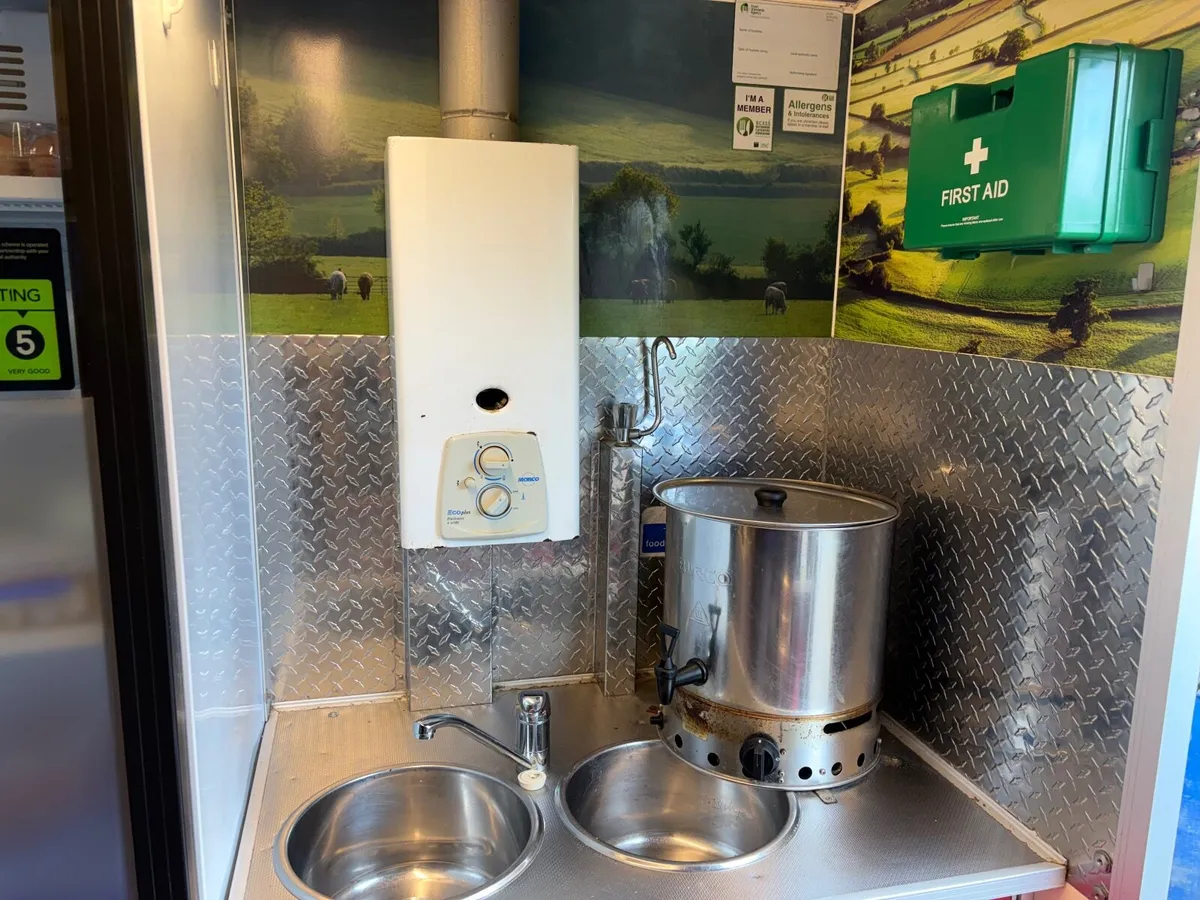 Catering trailer - Image 2