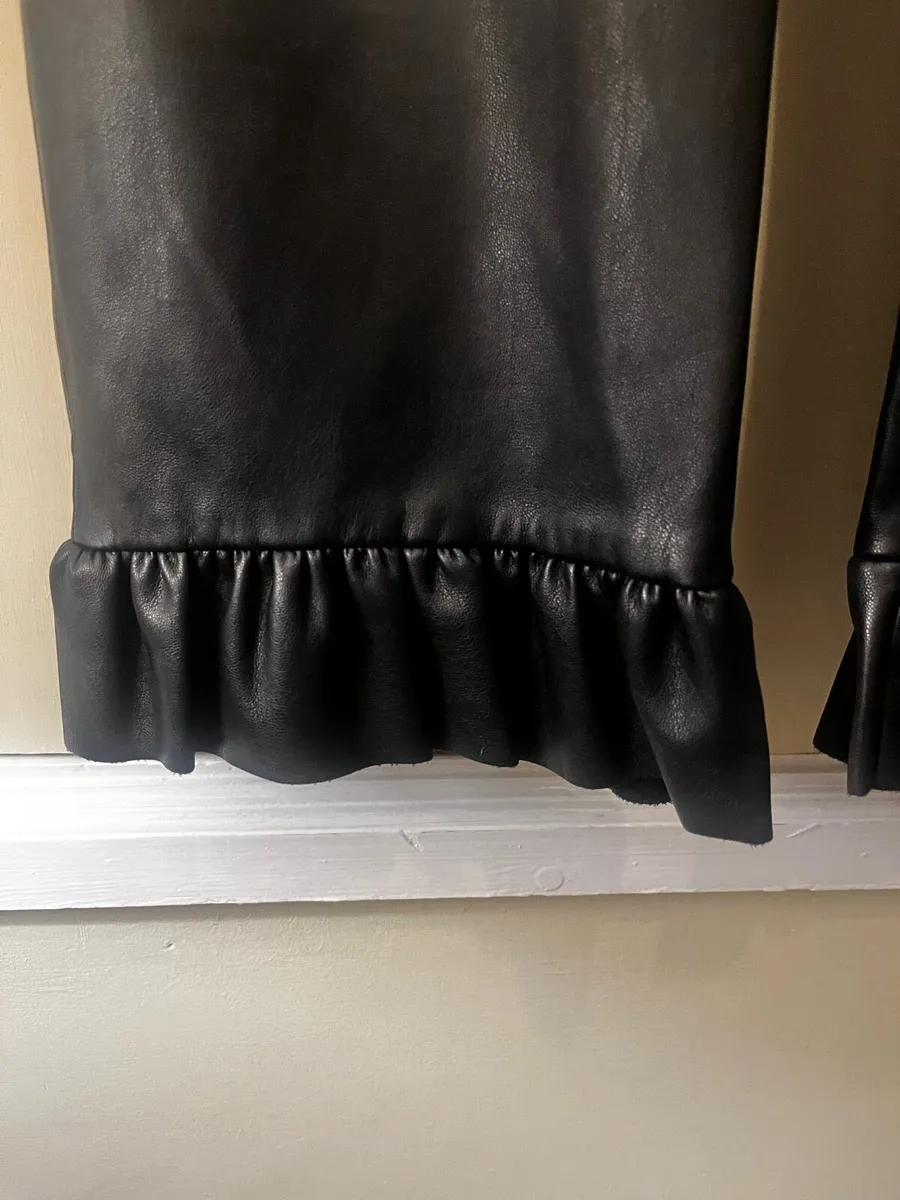 Zara short faux leather trousers - Image 2
