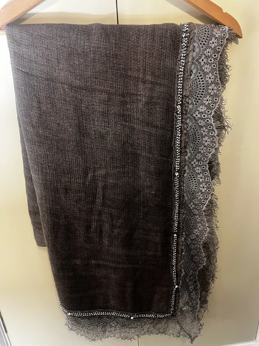 Vintage Taupe large wrap - Image 4