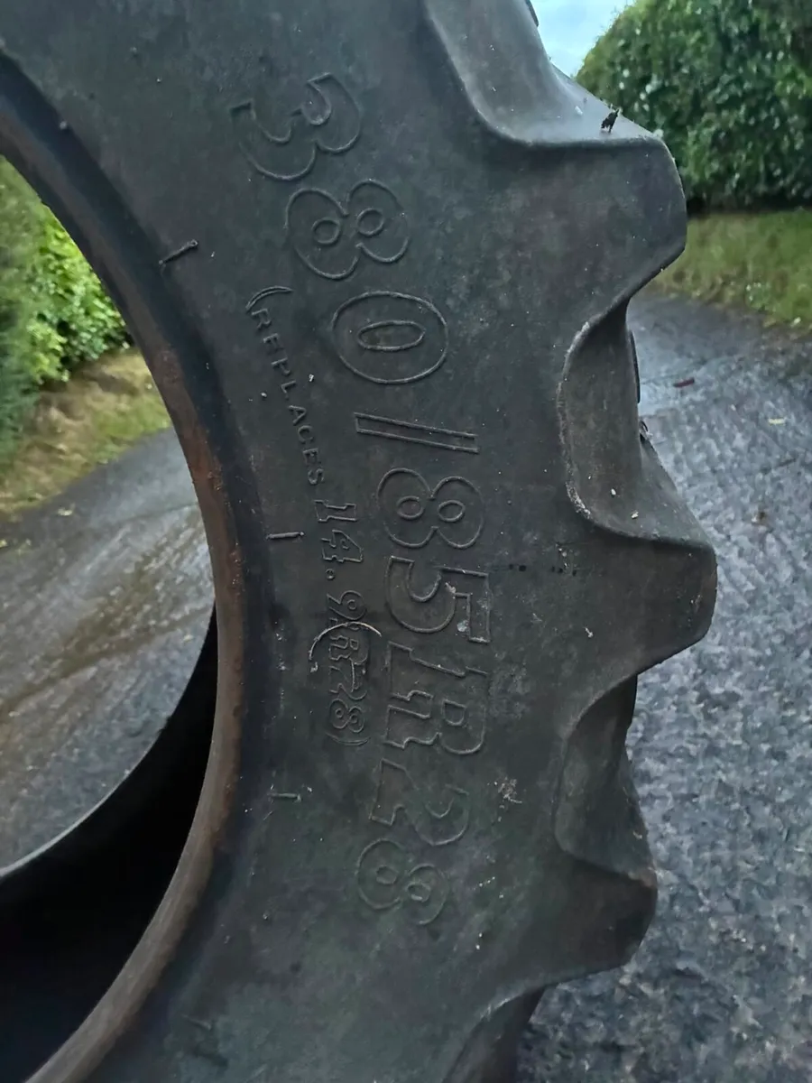 BKT 380 85 28 Tyres - Image 1