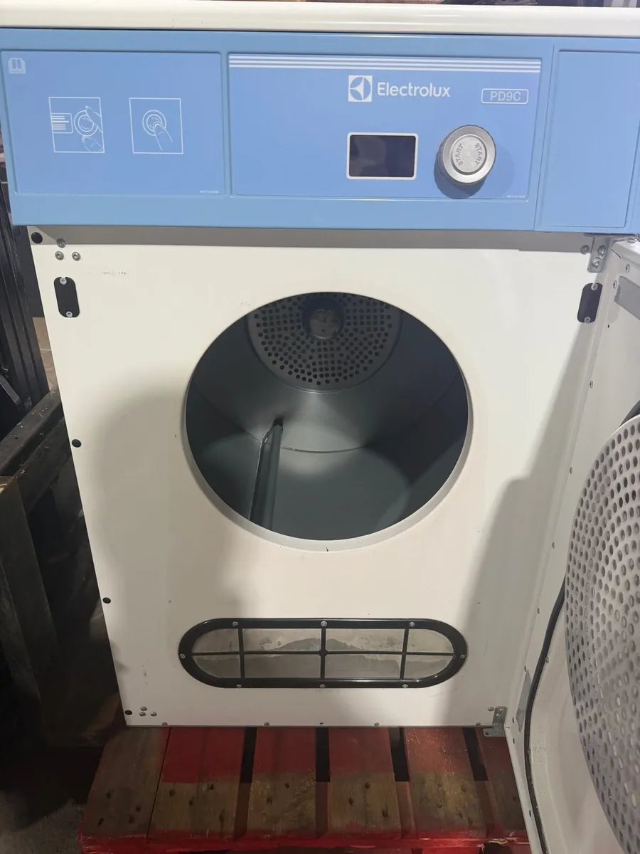 Electrolux PD9C Professional Commercial Dryer - Image 1