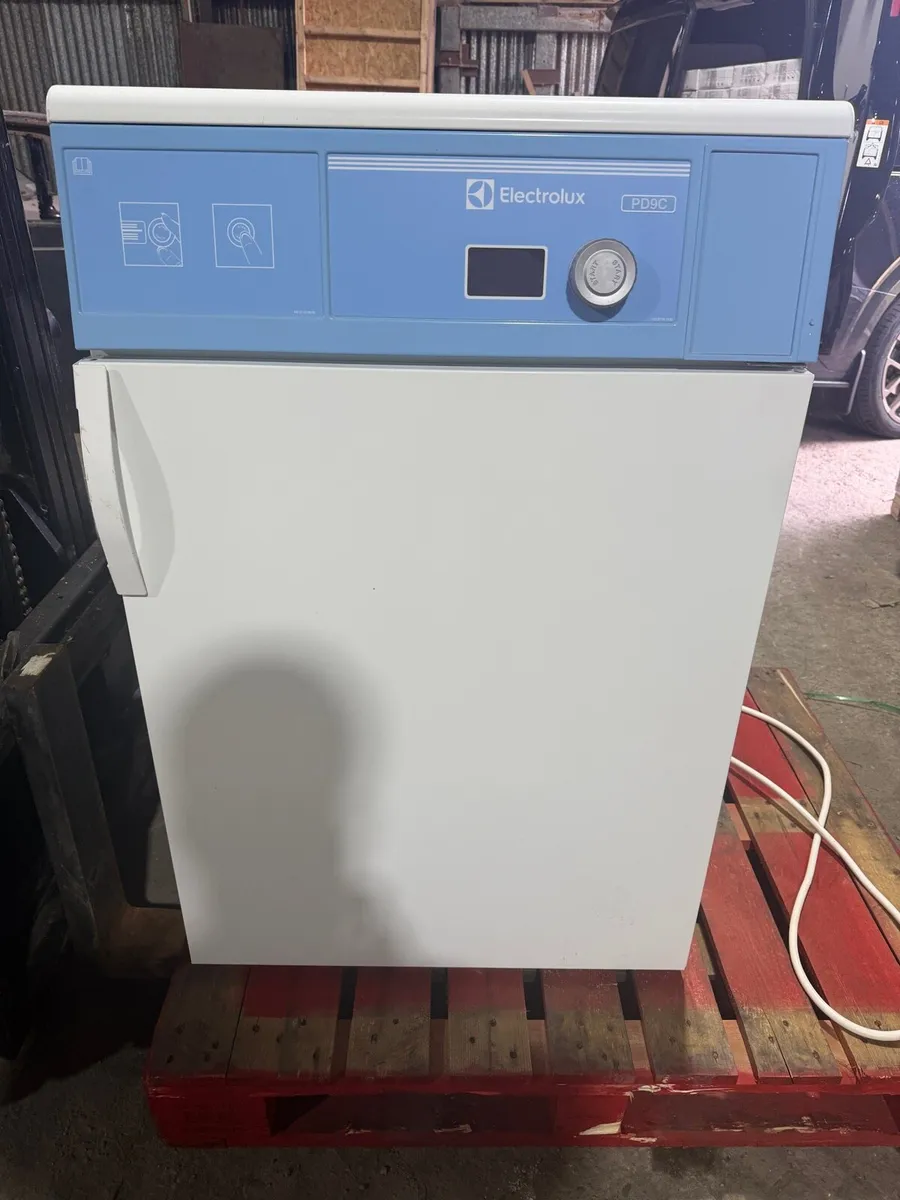 Electrolux PD9C Professional Commercial Dryer - Image 2