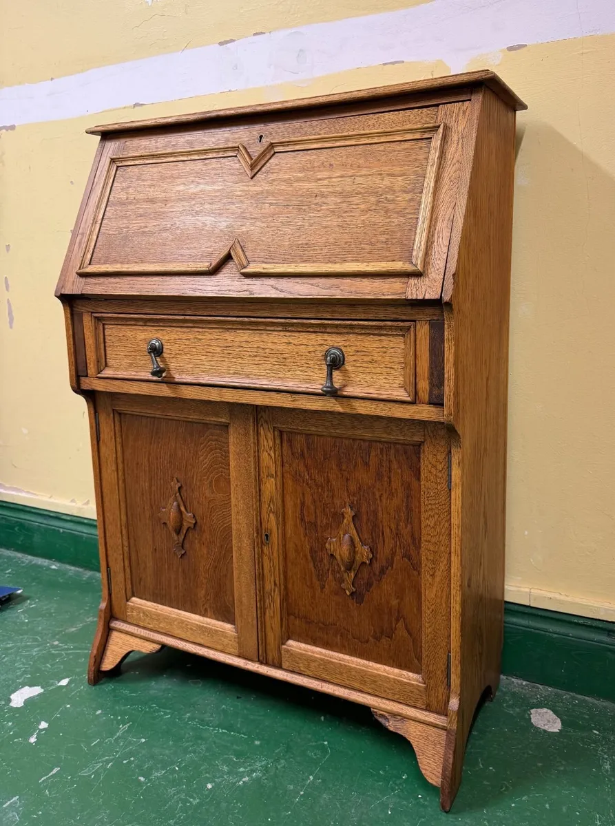 Solid oak bureau writing desk - Image 1