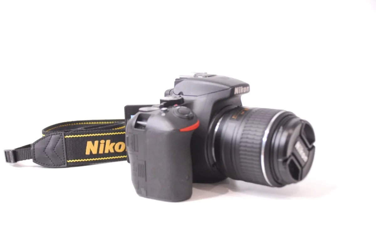 Mint Nikon 5500 camera + lens. Shutter count 2442 - Image 4