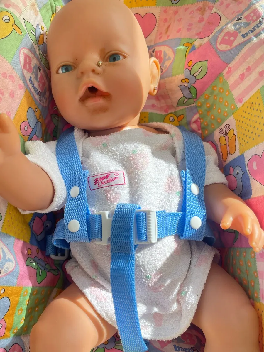 Baby born doll and carrier - Image 2