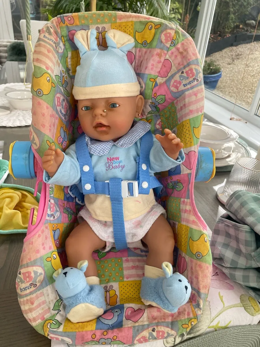 Baby born doll and carrier - Image 4