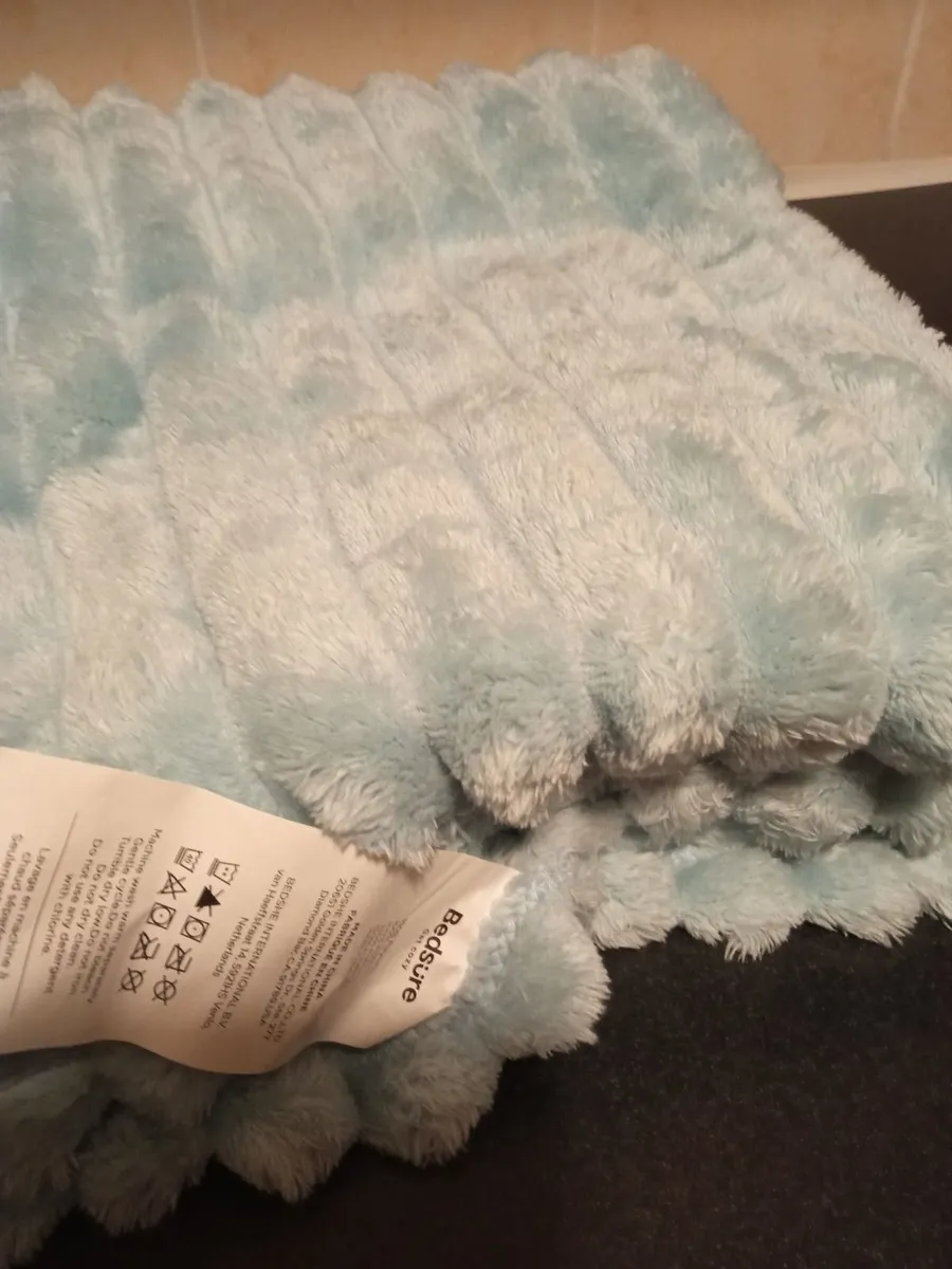 Blue Fleece Blanket - Image 2