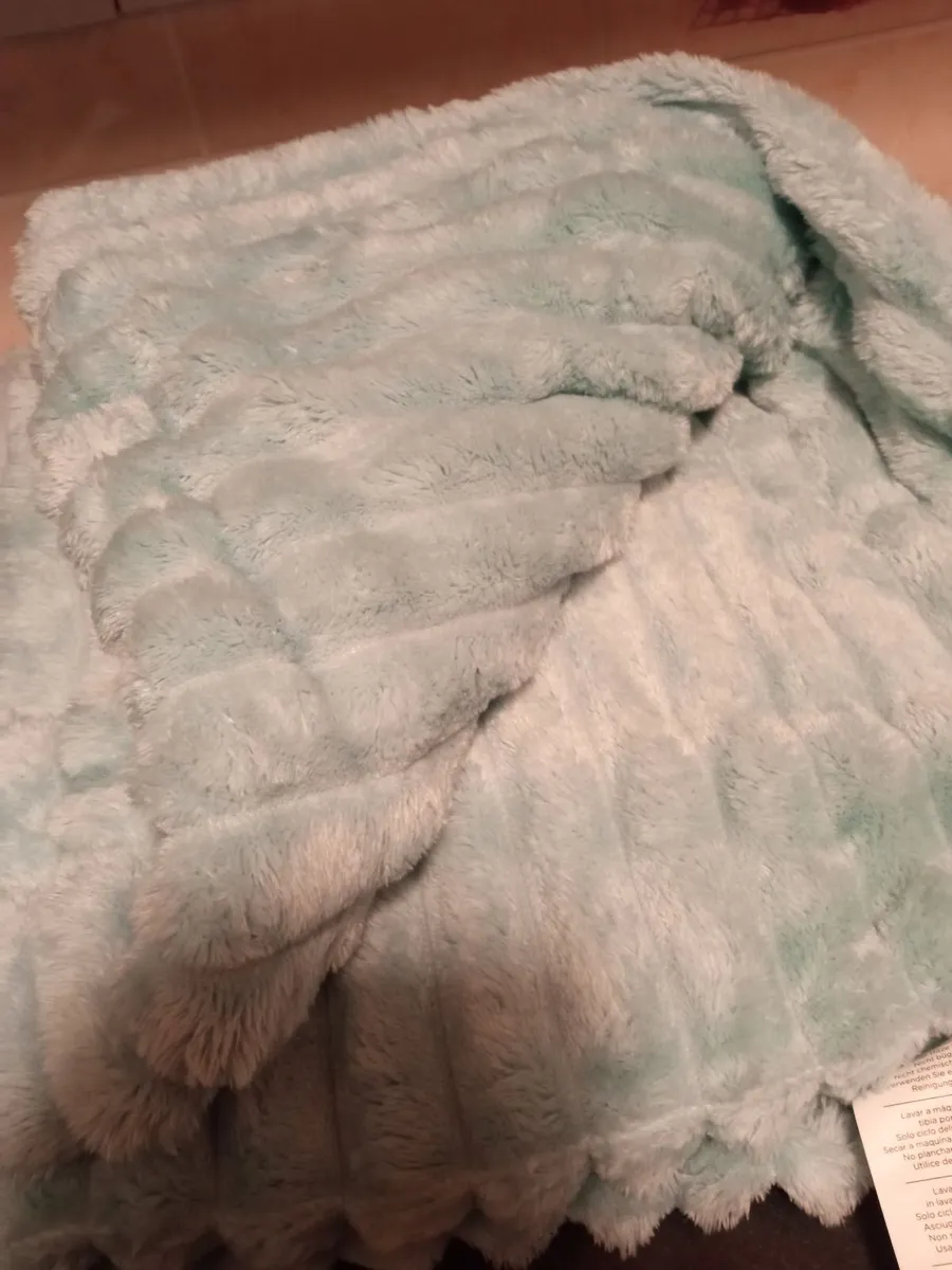 Blue Fleece Blanket - Image 3