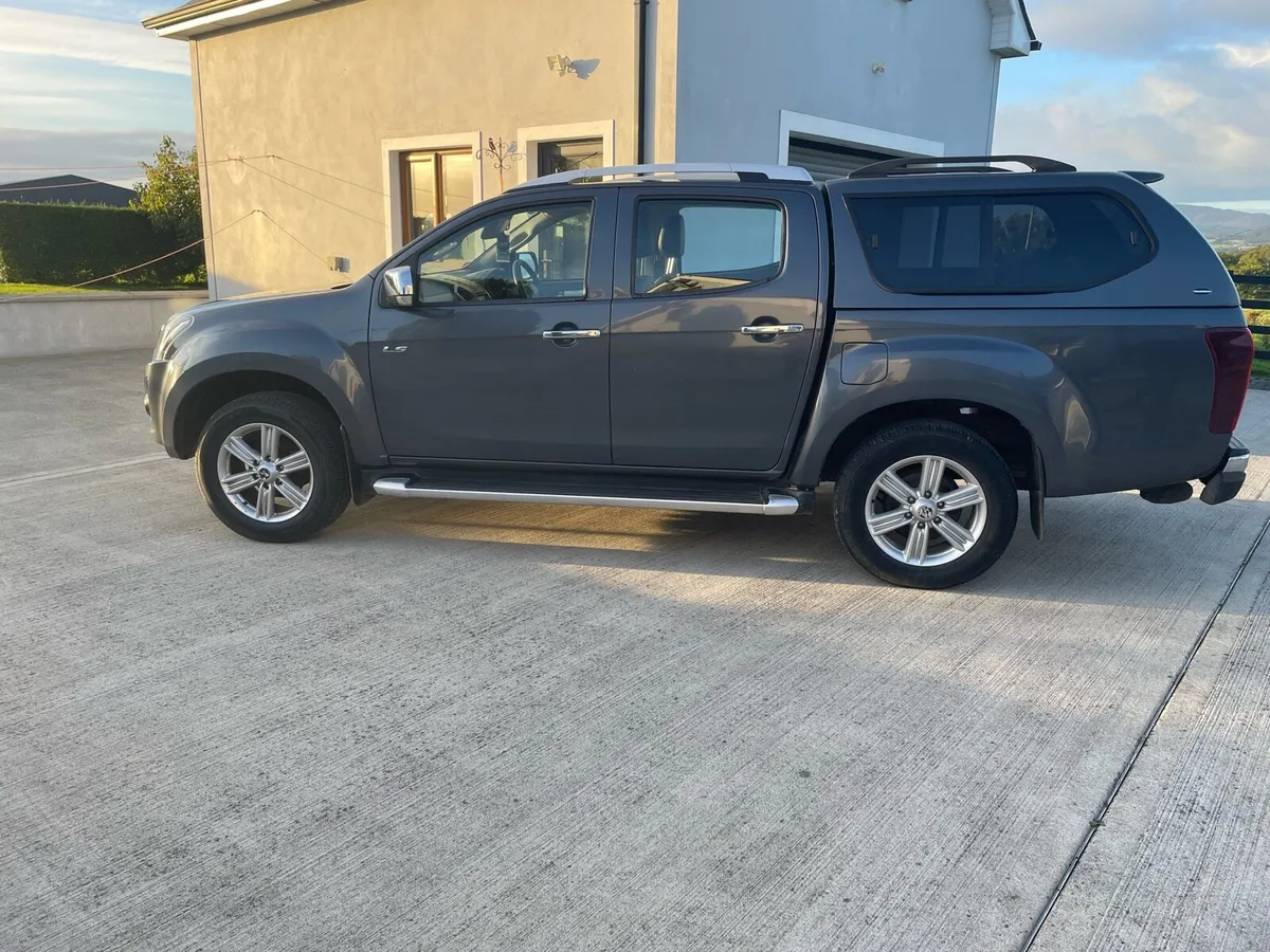 Isuzu D-Max 2018 NO VAT - Image 3