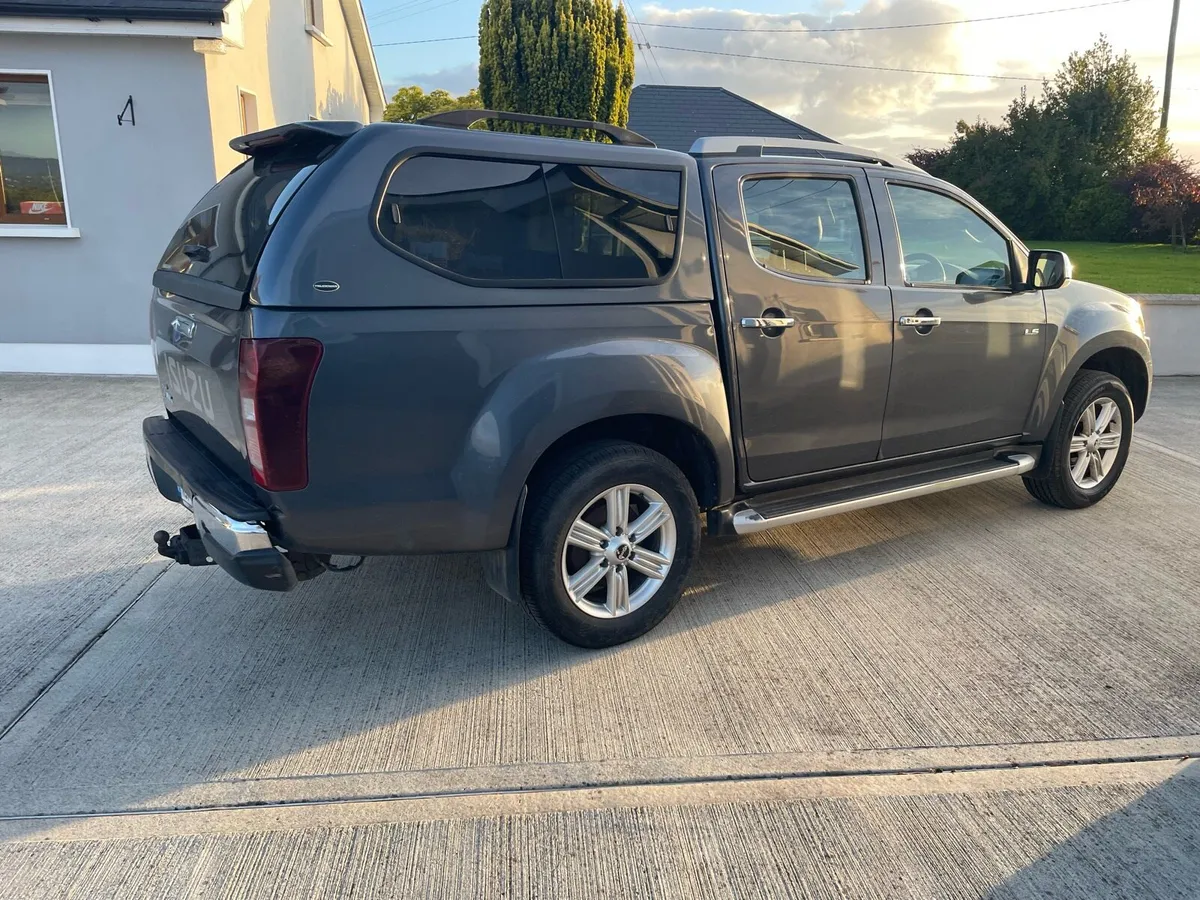 Isuzu D-Max 2018 NO VAT - Image 4