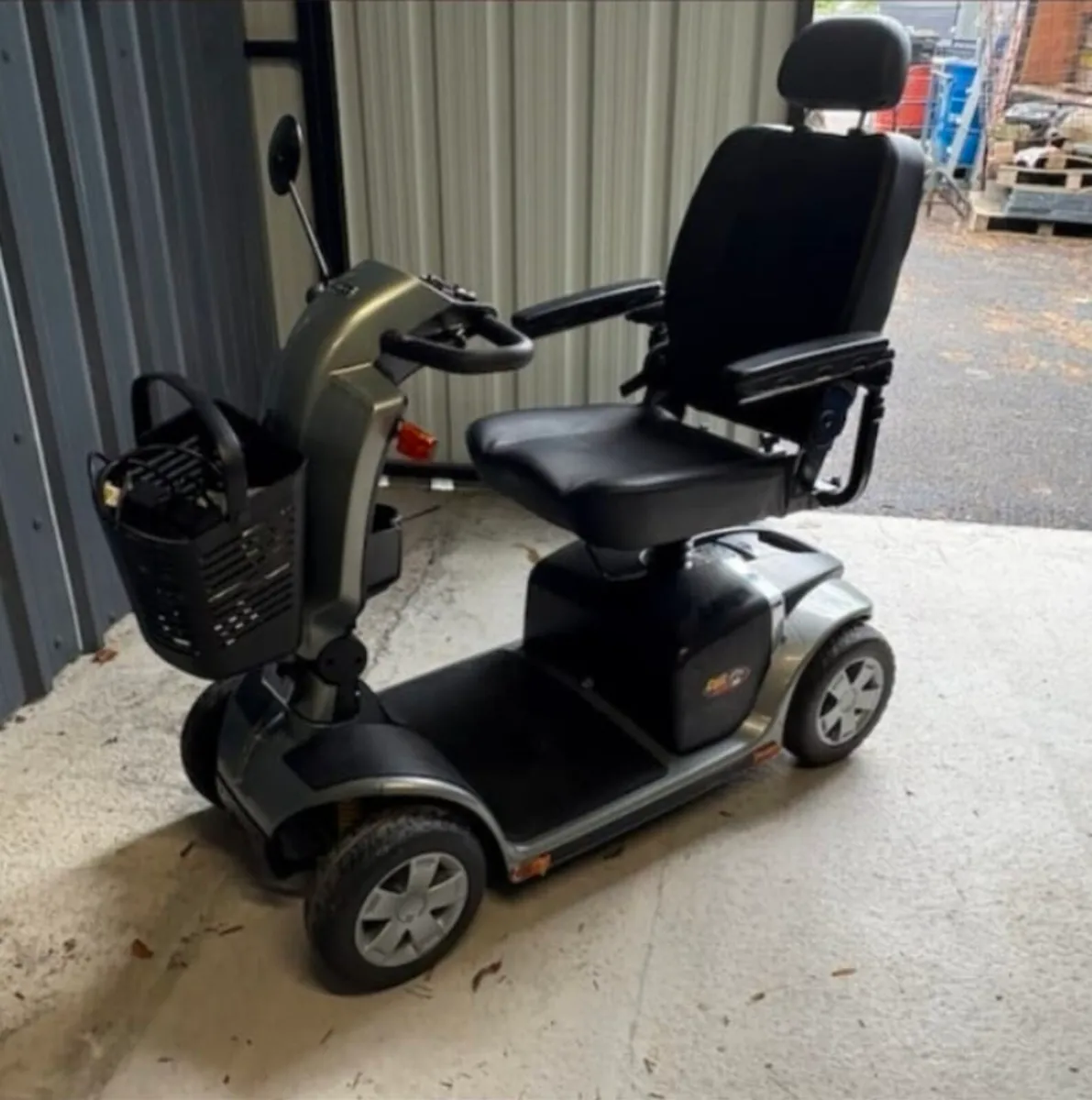 Mobility scooter - Image 1