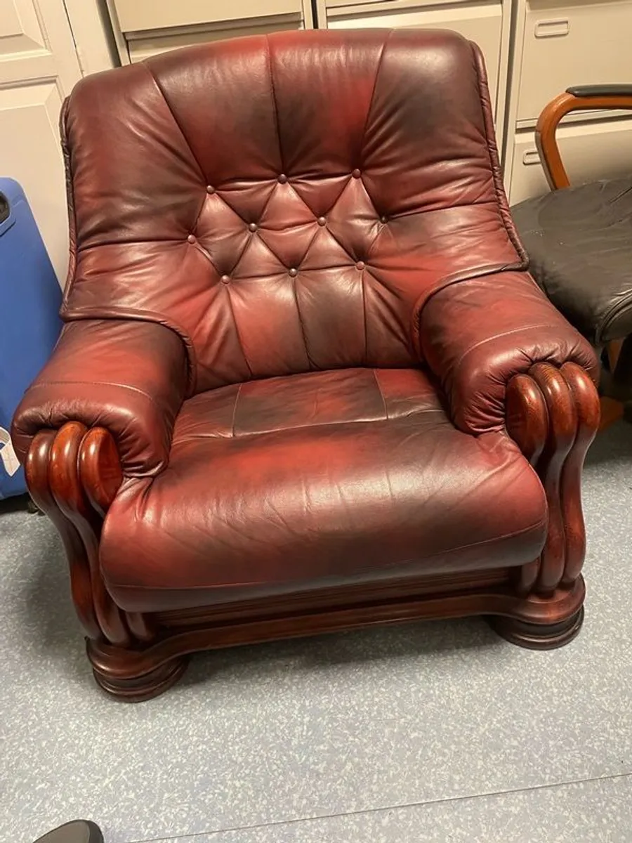 Leather Sofa and two armchairs - Image 2