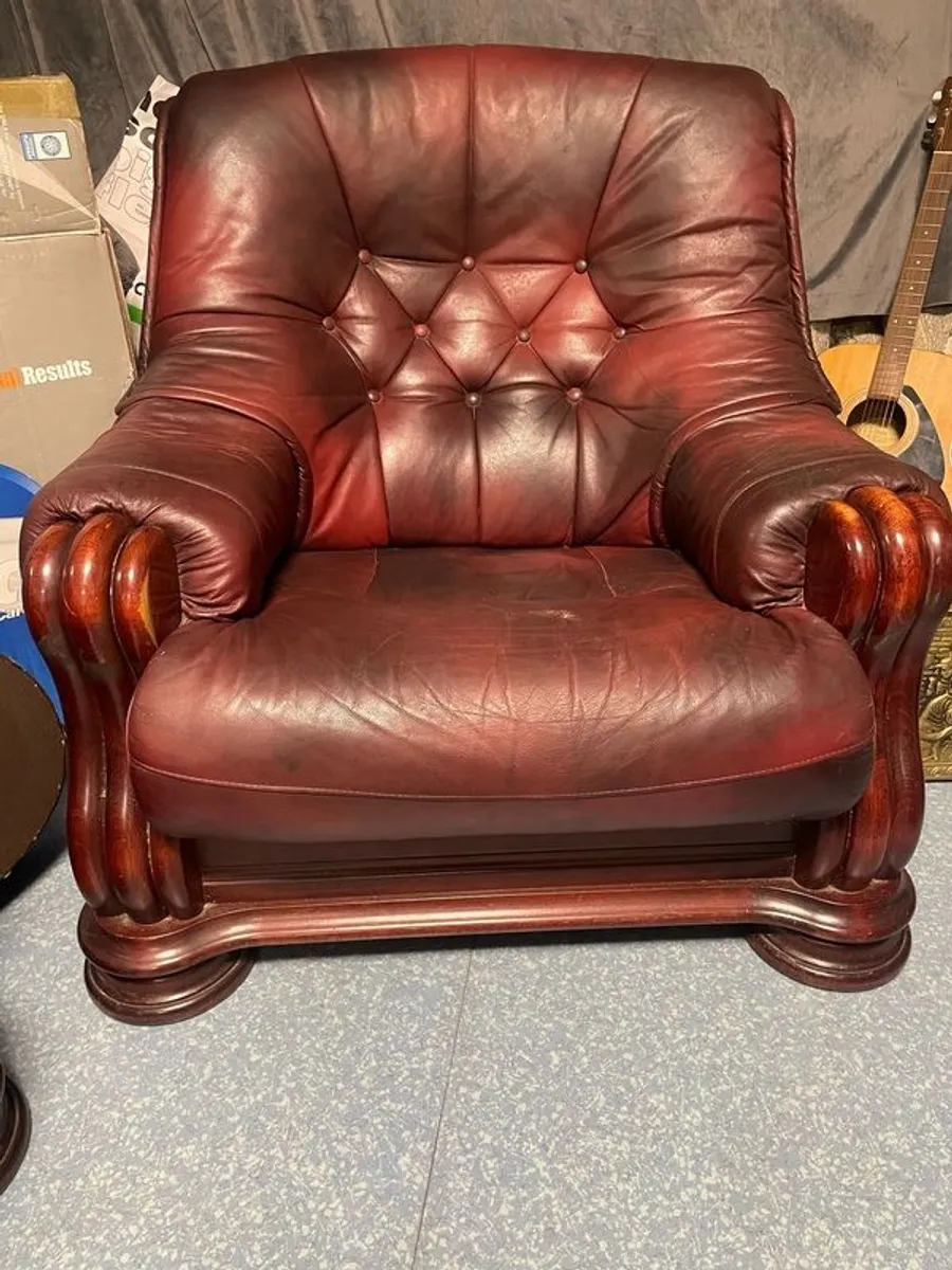 Leather Sofa and two armchairs - Image 3