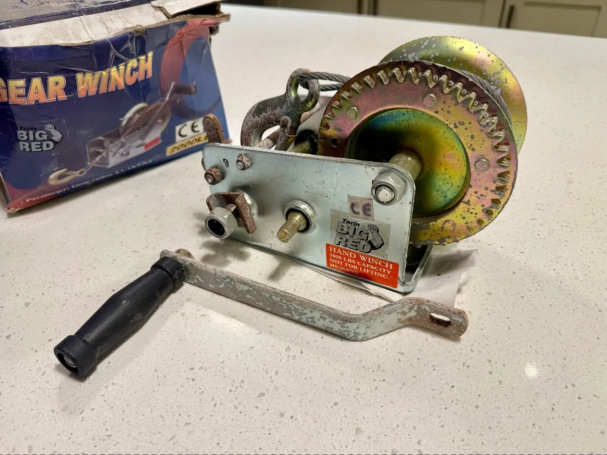 2000 Lbs Gear Winch --  can deliver nationwide - Image 1