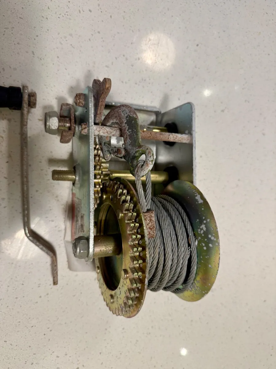 2000 Lbs Gear Winch --  can deliver nationwide - Image 3