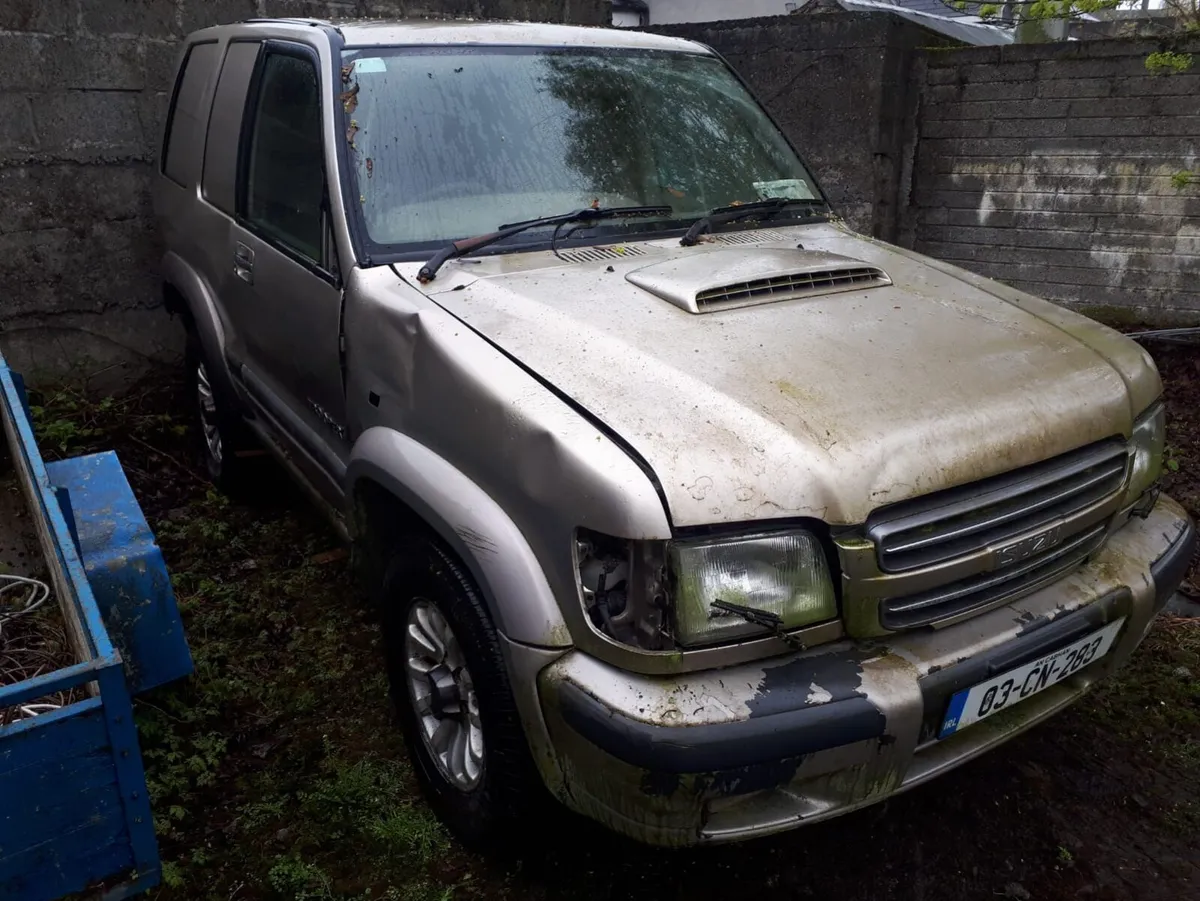 Isuzu trooper 3.0 breaking parts - Image 2