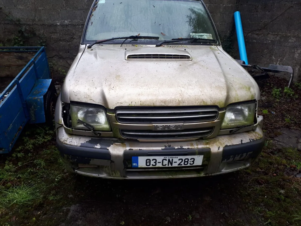 Isuzu trooper 3.0 breaking parts - Image 4