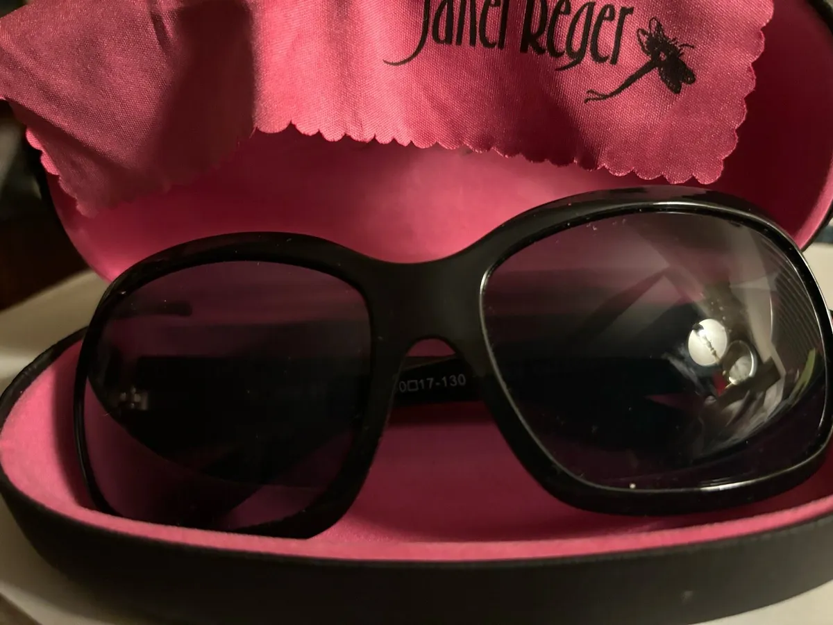 New Janet Reger Ladies Black Sun Glasses - Image 1