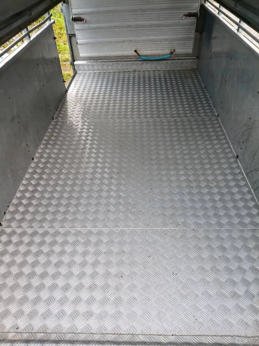 Cattle Trailer - Image 2