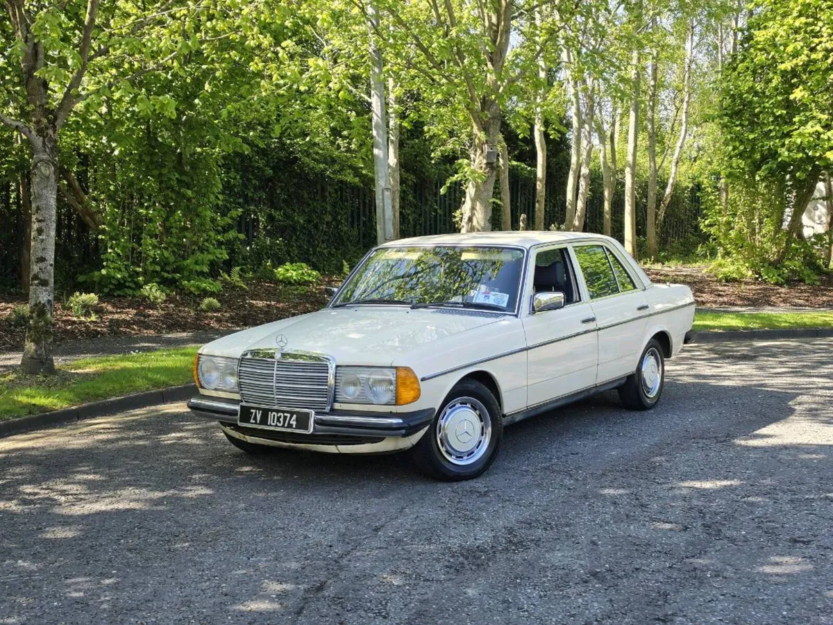 Mercedes W123 230 AUTO JAP IMPORT - Image 1