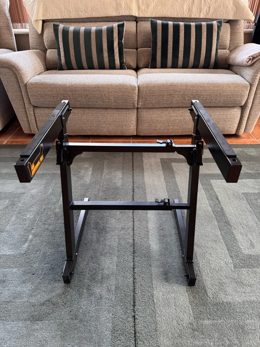 Hercules AutoLock Z-Style Keyboard Stand - Image 1