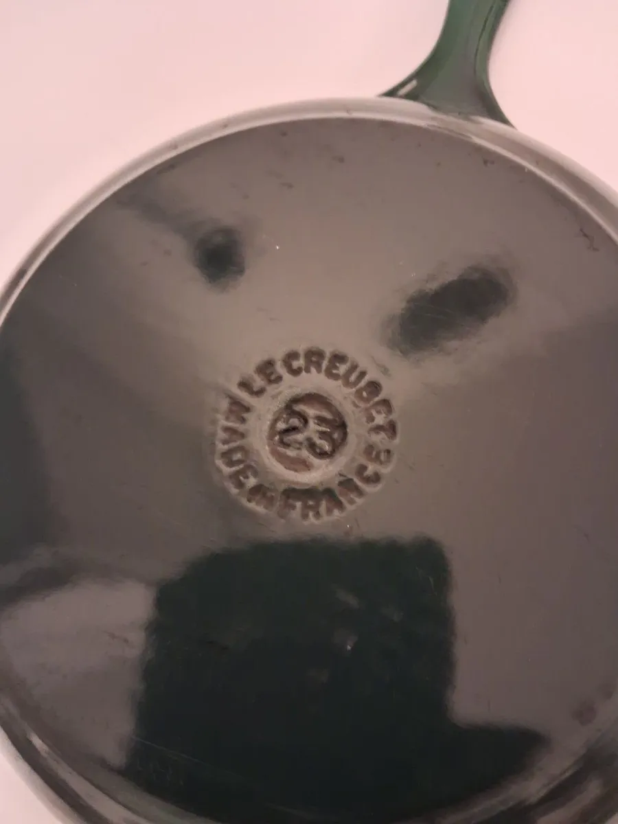 Le Creuset 9"  Skillet - Image 3