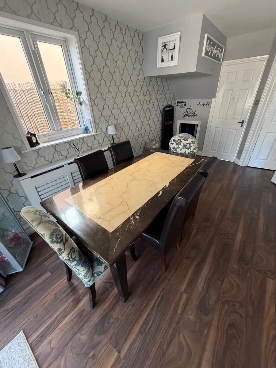 Dining table and chairs - Image 3