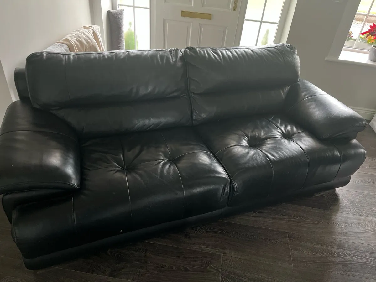 Couch - Image 2