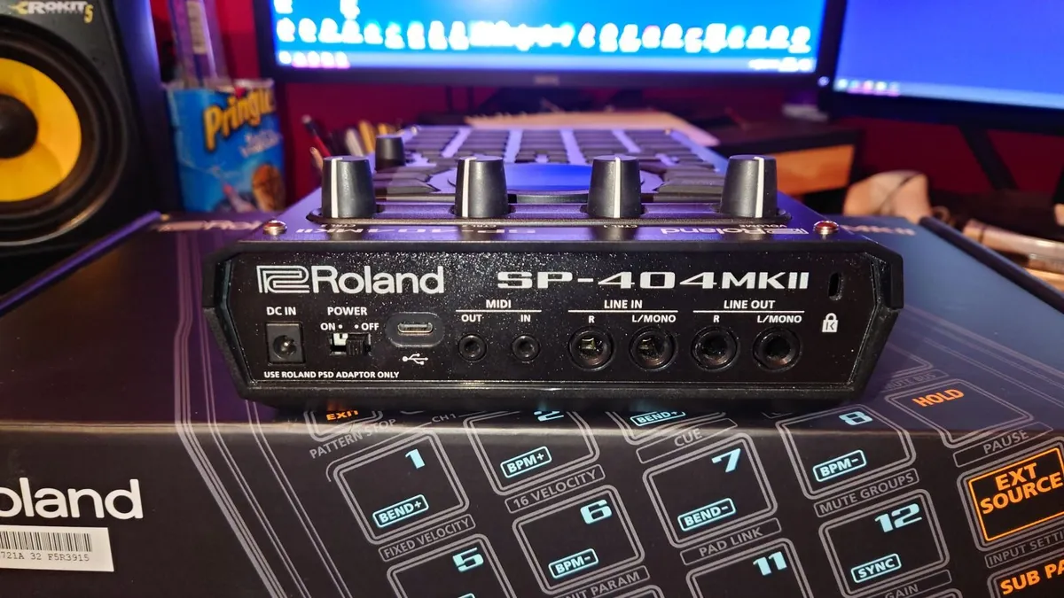 Roland SP404 MkII Sampler - Image 3