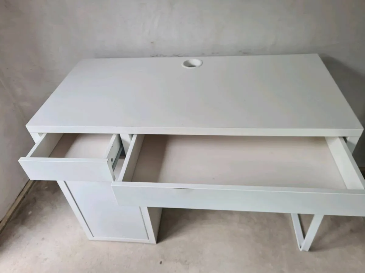 Desk - Image 2