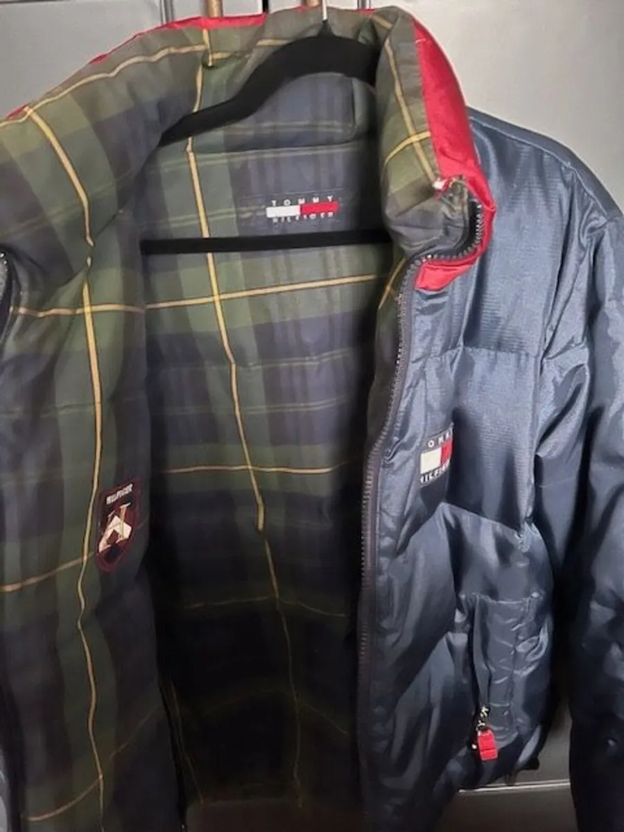 Vintage 1990s Tommy Hilfiger Reversible Down Puffe - Image 2