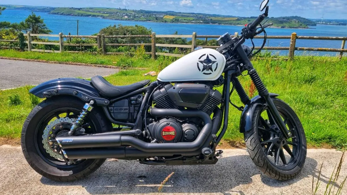 YAMAHA XV950 BOLT Bobber - Image 2