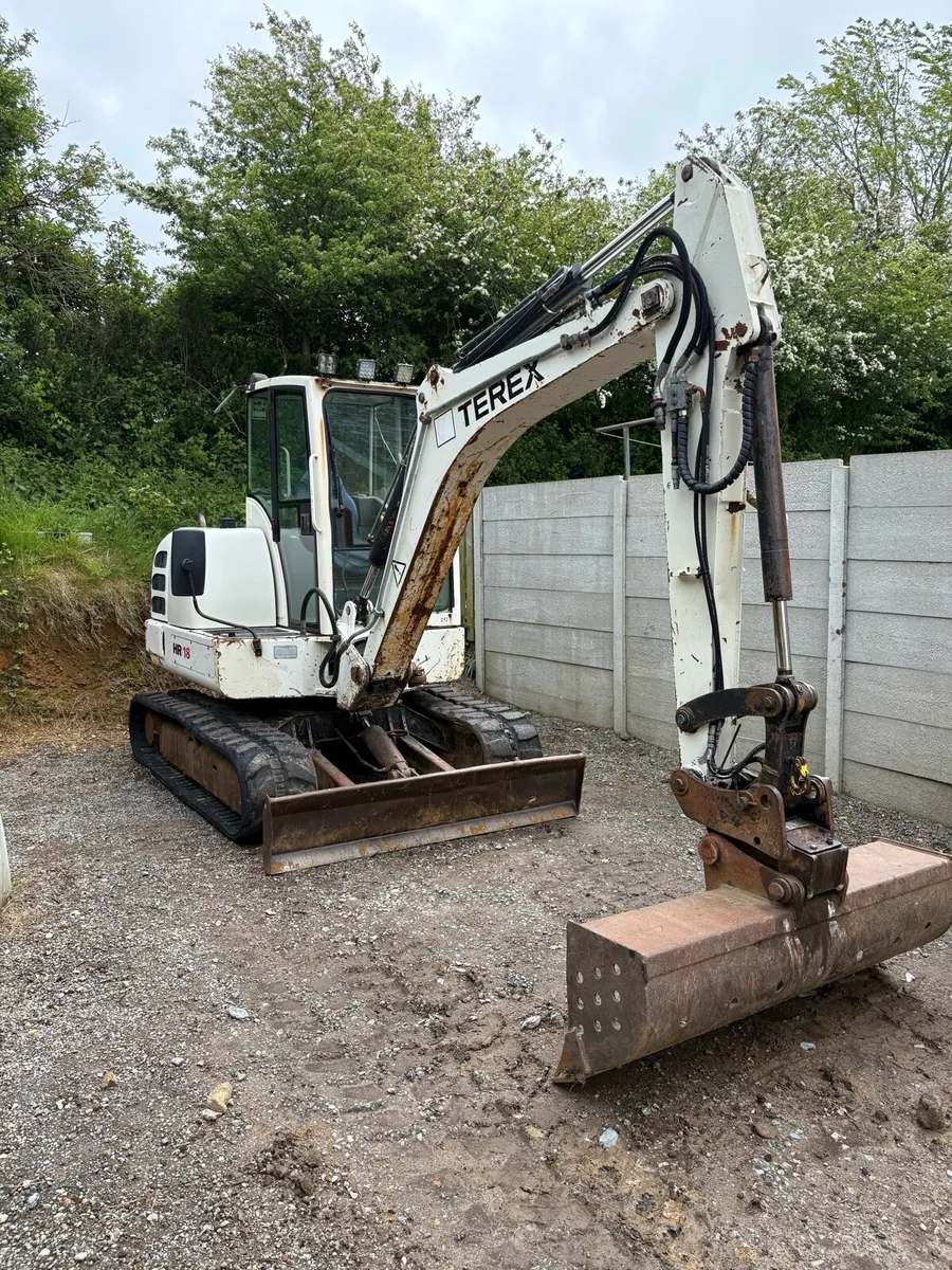 5 ton terex digger for sale in great condition - Image 1