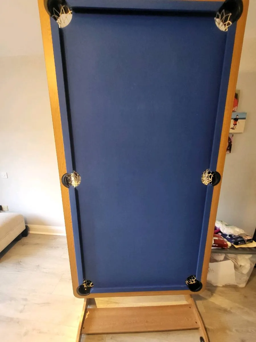 Pool table - Image 2