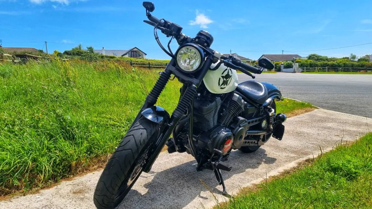 YAMAHA XV950 BOLT Bobber - Image 3